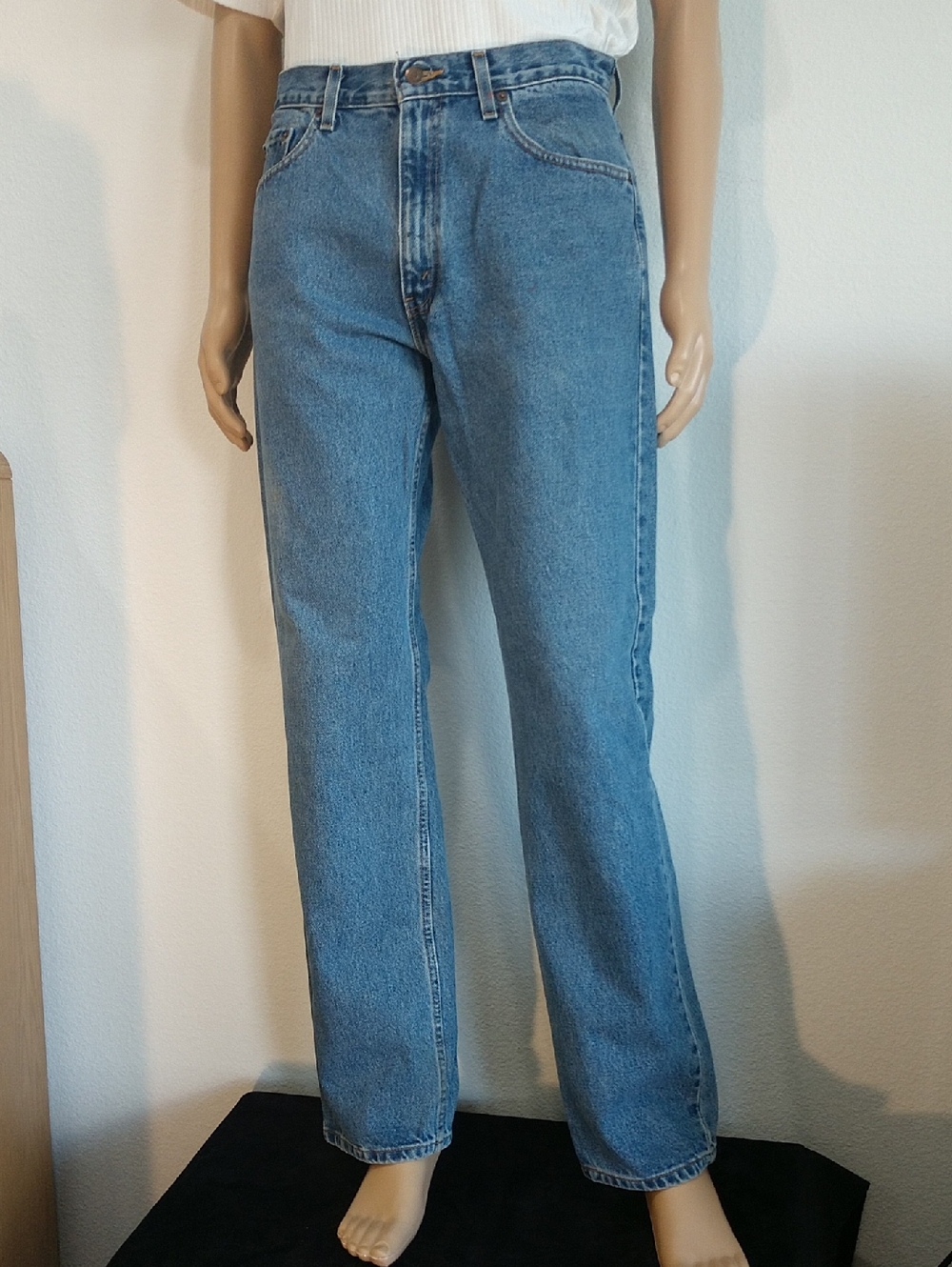 Signature by Levi Strauss Men's Straight Jeans in Medium Blue Denim 34 x 34